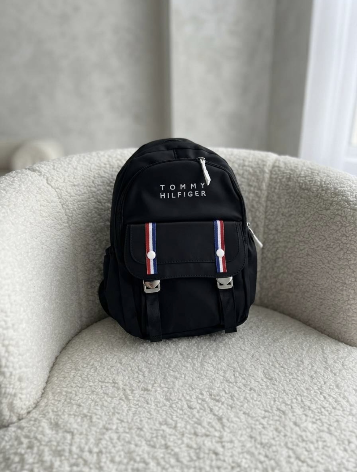 کوله tommy