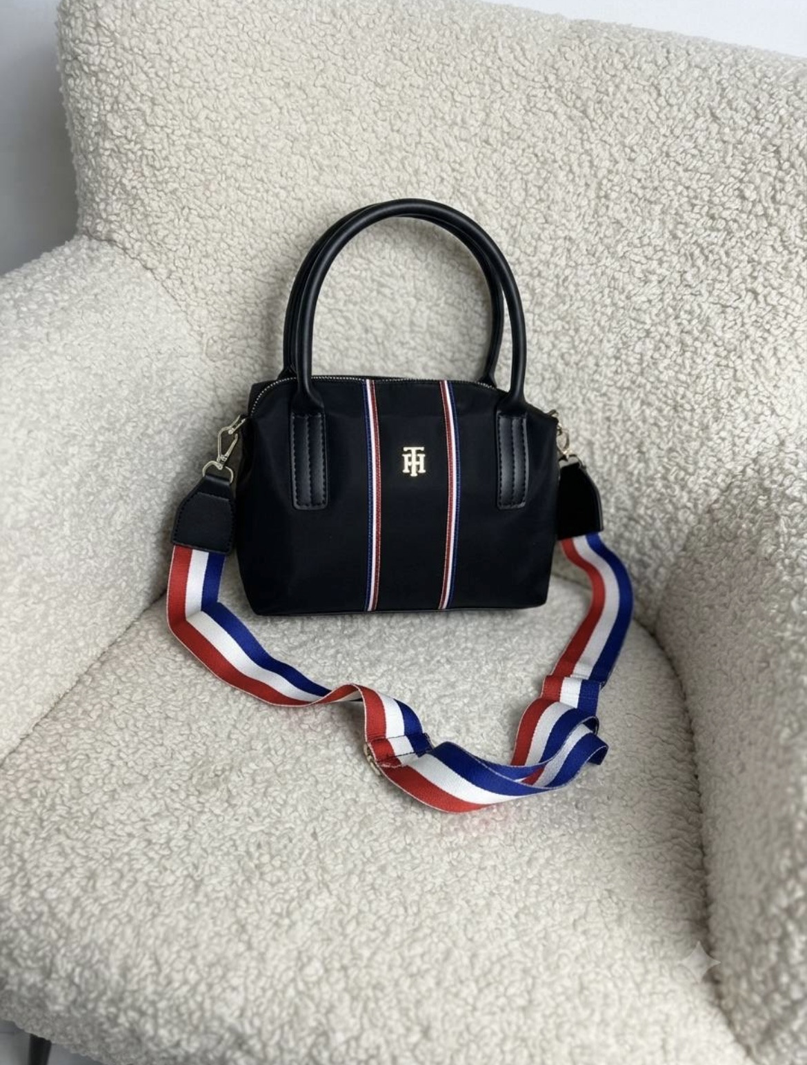 کیف tommy