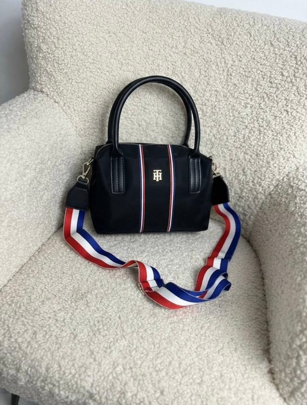 کیف tommy
